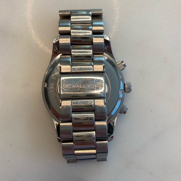 Oversized Michael Kors Watch - Picture 2 of 2